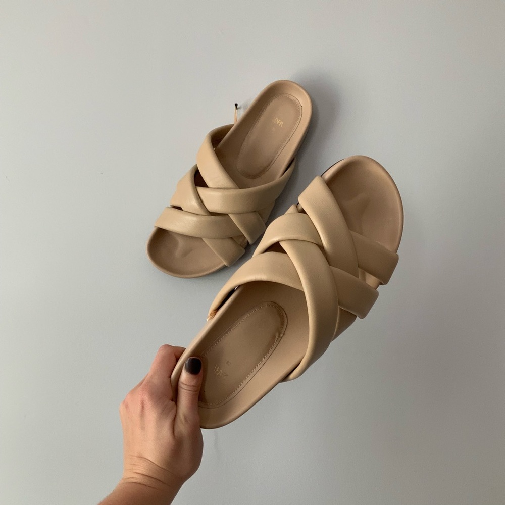 NWOT Zara Puffy Sandal Size 38/8